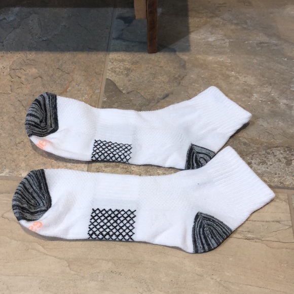 Hanes Womens Lightweight Breathable Ankle Socks - Picture 2 of 6